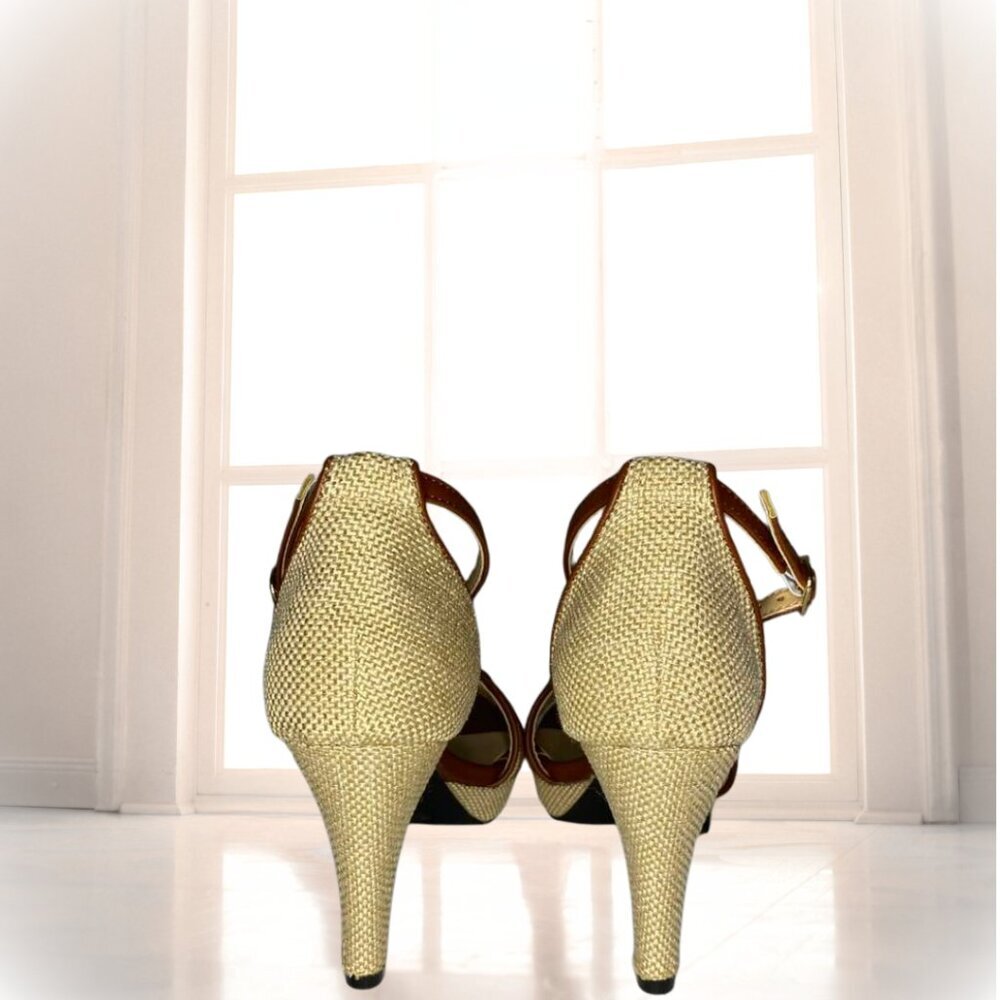 Chic Woven Beige & Brown Faux Leather Sandals with Gold Chain Accent - Size 7.5 - Picture 7 of 15